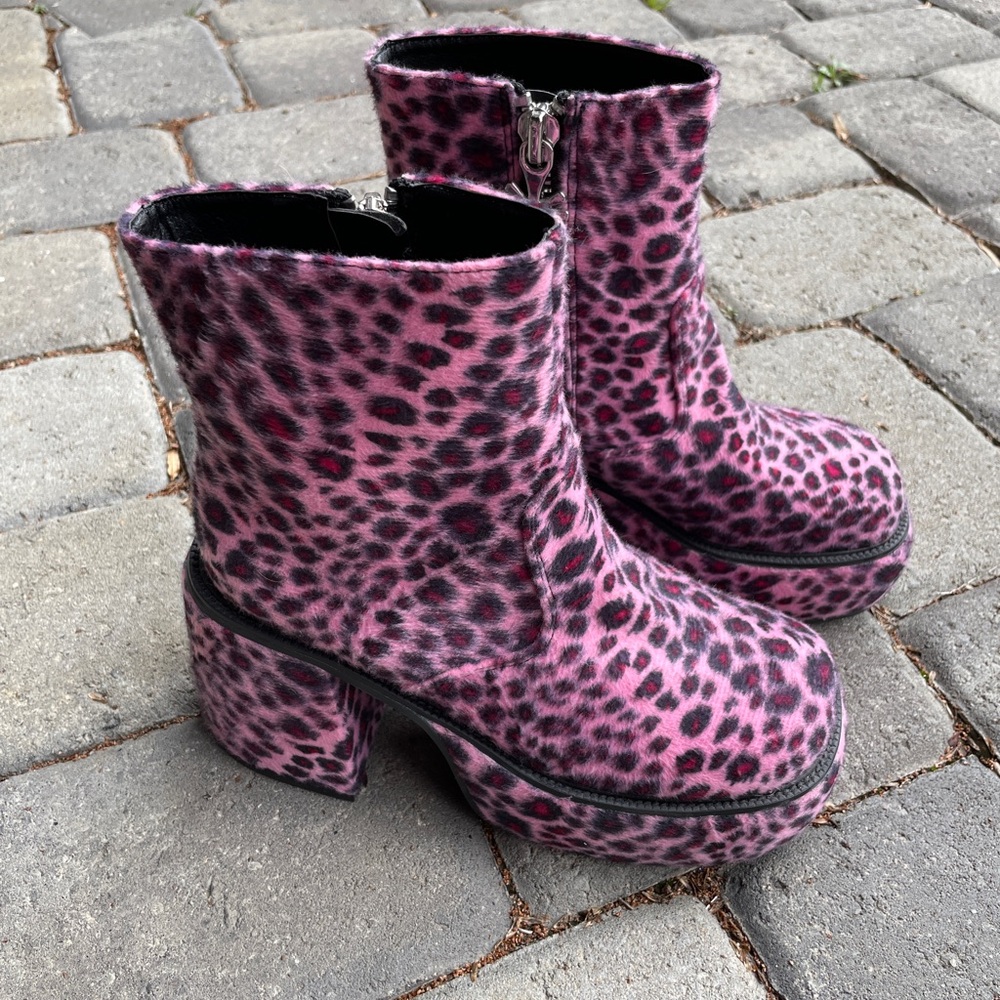 Delias Dolls Kill Pink Leopard Print Platform Women's Boots